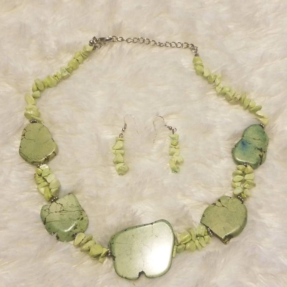 Green shell puka necklace set
